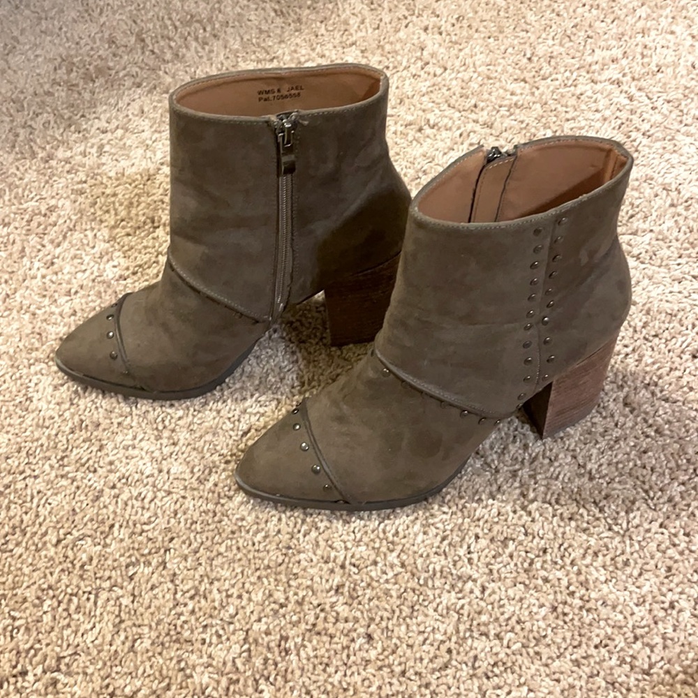 REPORT Women’s Tan Suede Ankle Boots, Size 8